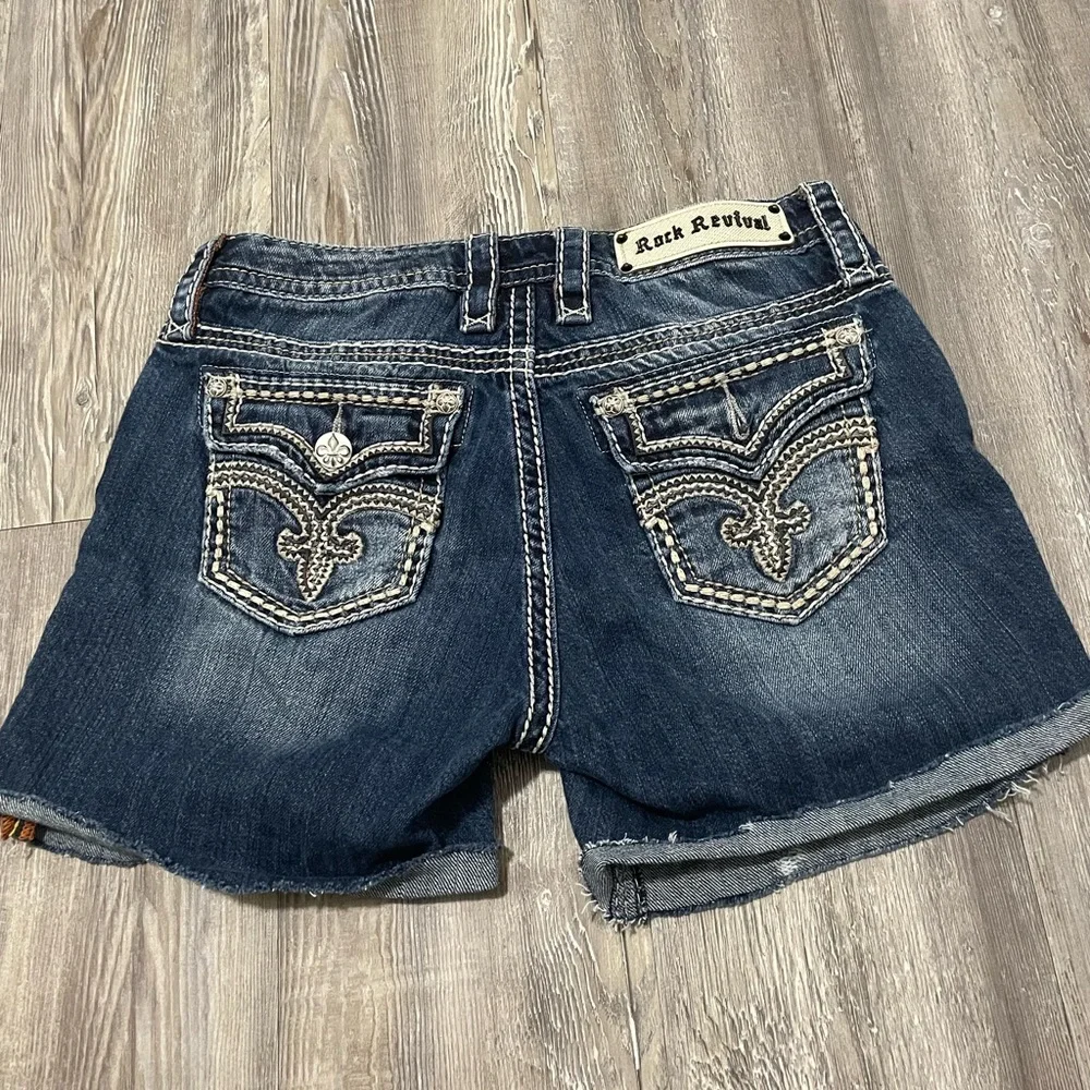Rock Revival Blue Jean Shorts Distressed Mid-Thigh